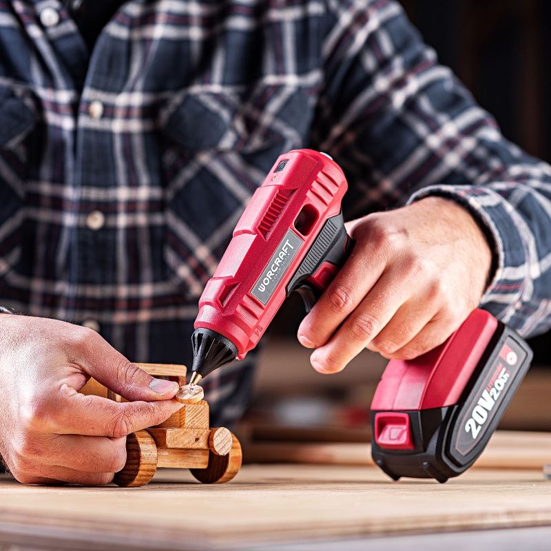 Точный и аккуратный: WORCRAFT CLG‑S20Li идеально подходит для мелких поделок и точечных склеек.