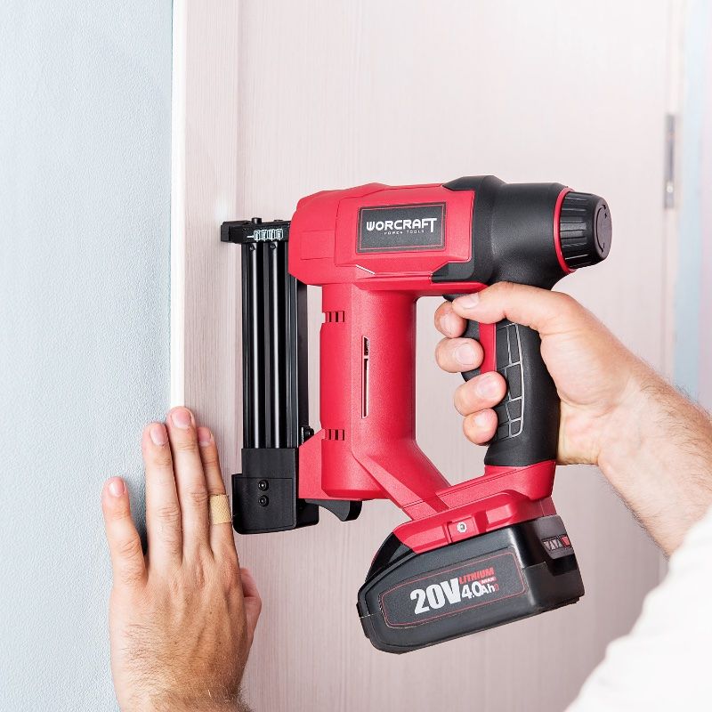 Аккумуляторный гвоздезабиватель WORCRAFT CNS-S20Li используется для крепления наличников.