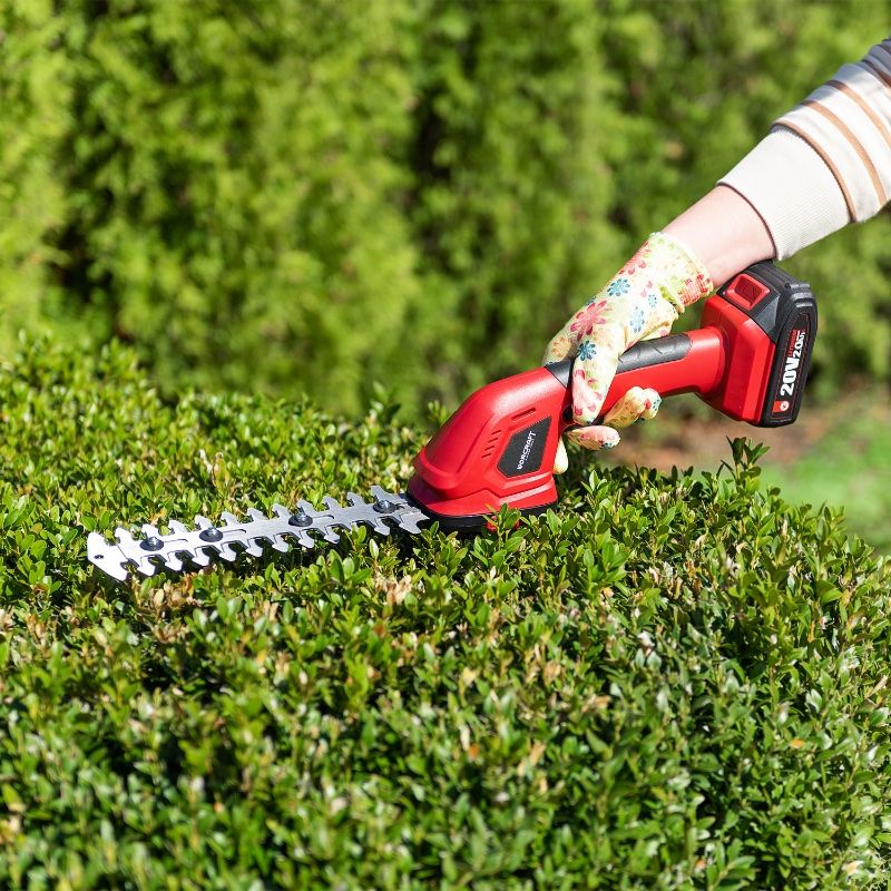 Обрезка кустов аккумуляторными садовыми ножницами WORCRAFT CGS-S20LiC.