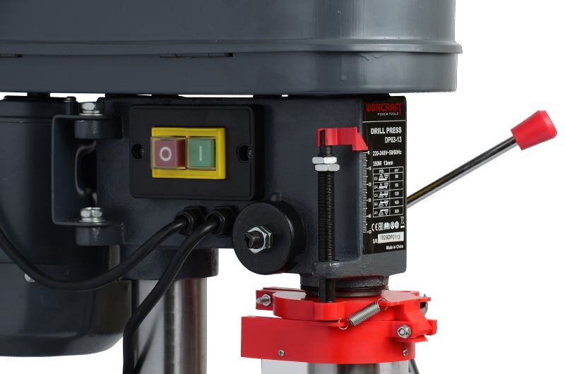 Панель управления и ременная передача сверлильного станка WORCRAFT DP03-13.