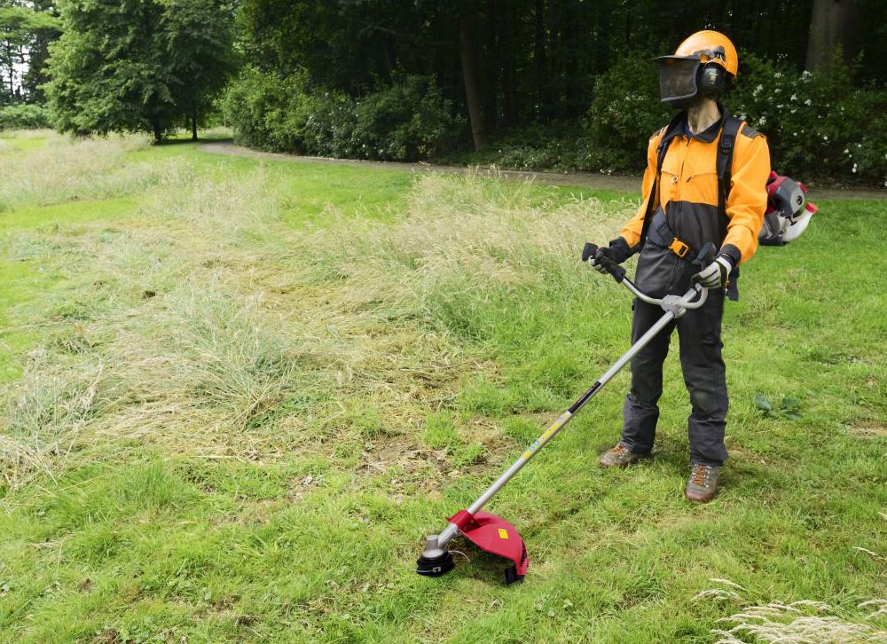 Инструкция и правила работы с бензокосой