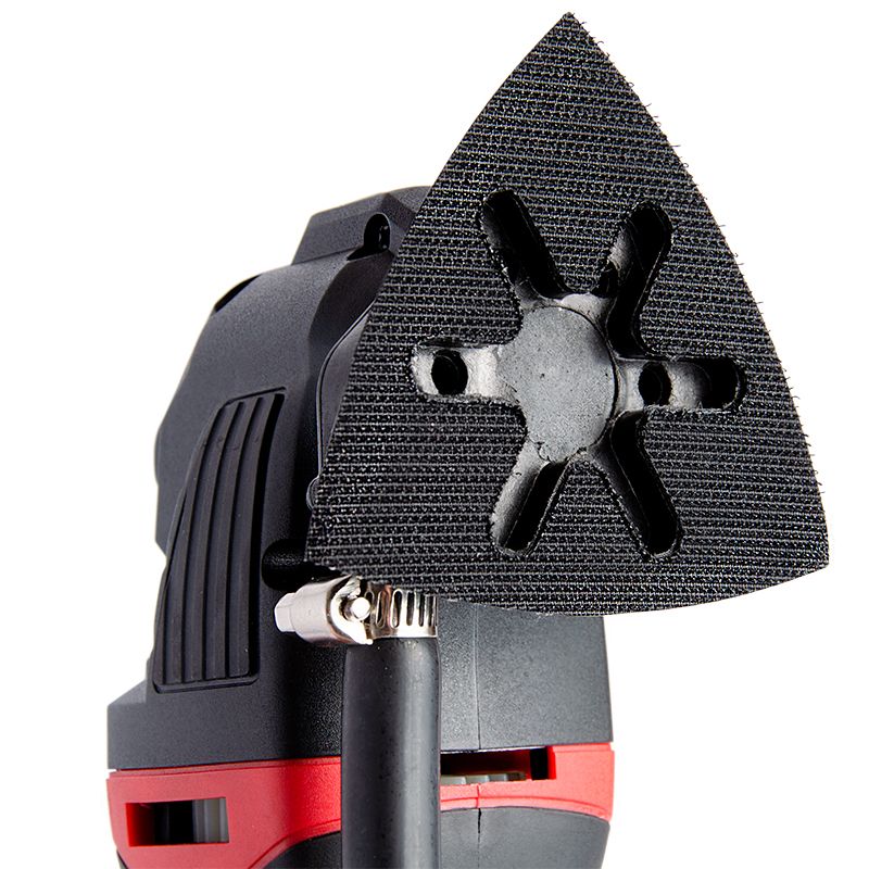 Насадка шліфувальної платформи трикутної форми на реноваторі WORCRAFT MF-300A.