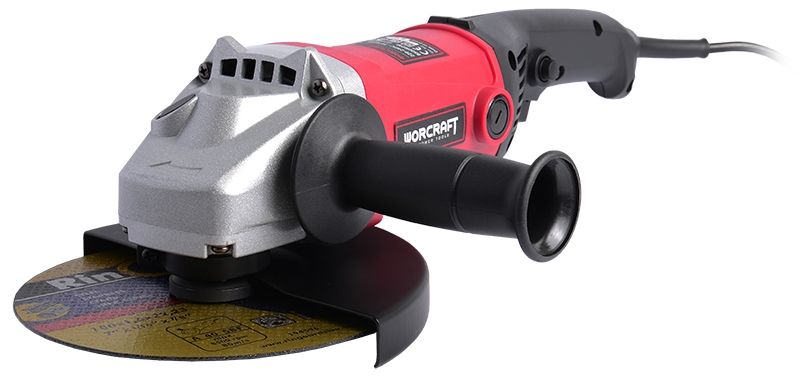Перспективный вид шлифмашины WORCRAFT WAG18-180 с передней ручкой и абразивным диском.