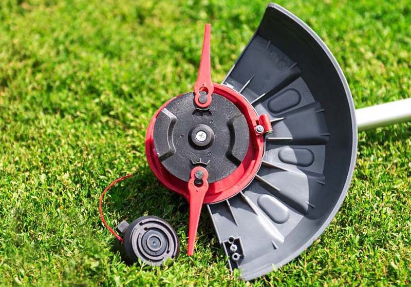 Насадка триммера с лезвиями и леской