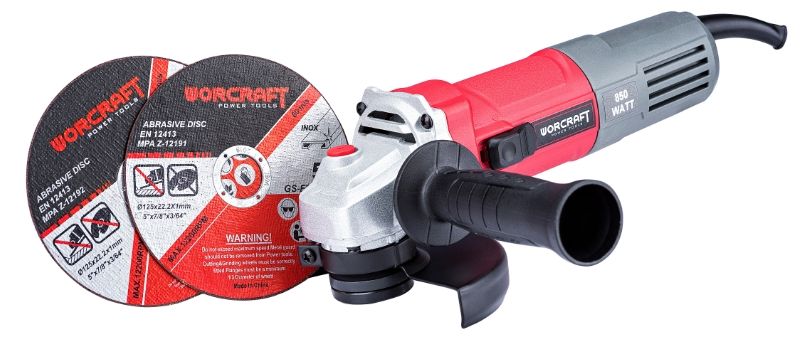 Угловая шлифмашина WORCRAFT AG08-125P с дополнительными дисками для резки и шлифования.