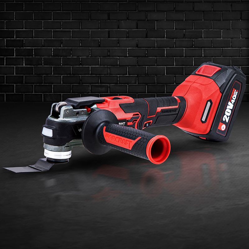 На черном фоне реноватор WORCRAFT