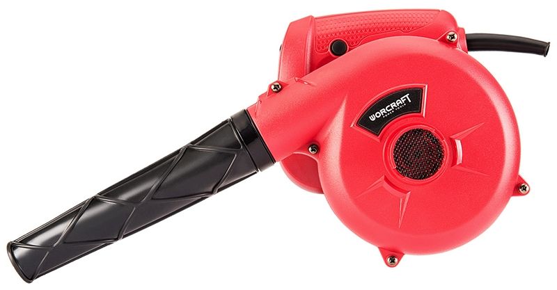 Электрический воздуходув WORCRAFT LB-600 с насадкой для направленного потока воздуха.