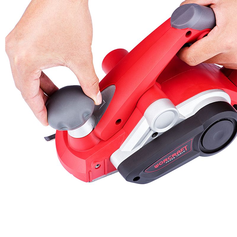 Крупний план передньої ручки рубанка WORCRAFT EP03-82.