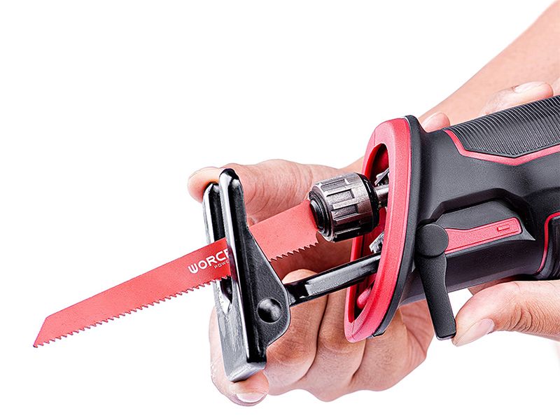 Замена полотна сабельной пилы