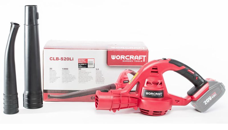 Комплект WORCRAFT CLB-S20Li: воздуходув, насадки и коробка.