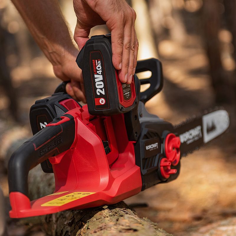 Слоты под батареи на аккумуляторной пиле