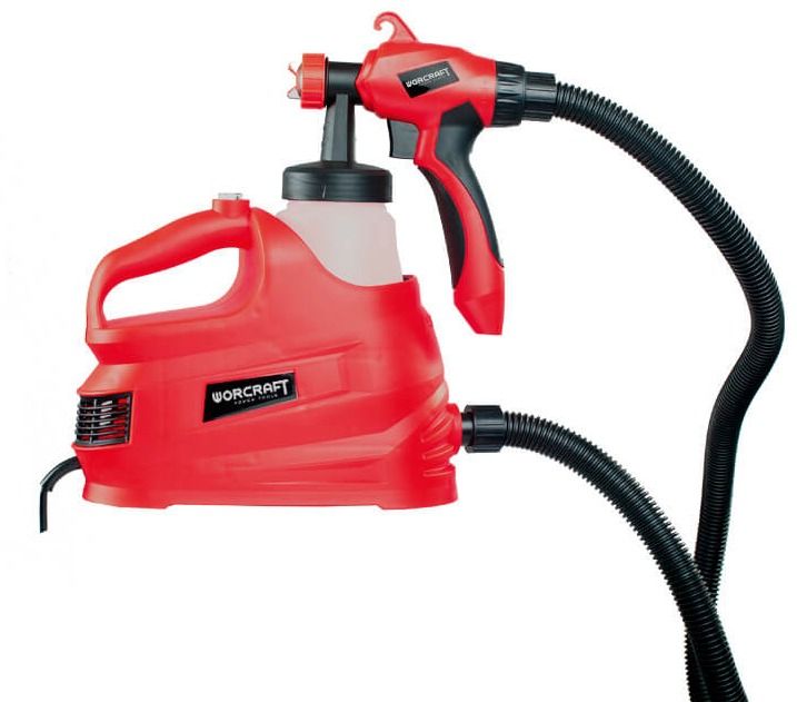 Электрический краскопульт WORCRAFT SG08-800 с распылителем и бачком, подключённый к сети.