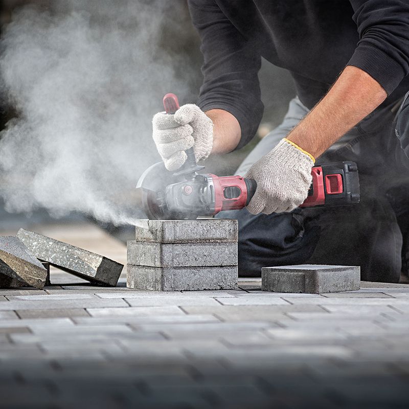 Різання плитки кутовою шліфмашиною