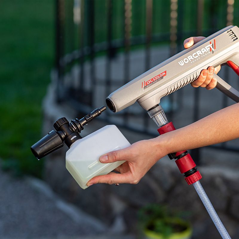 Подсоединение пенной насадки к мойке