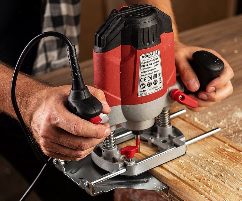 Электрический краскопульт WORCRAFT SG06-800 на белом фоне — общий вид.