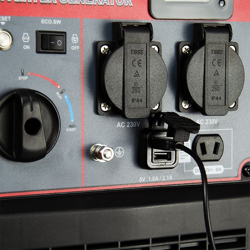 Инверторный бензиновый генератор 3,5 кВт WORCRAFT IFG‑3000