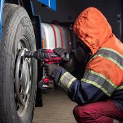 Аккумуляторный бесщеточный гайковерт WORCRAFT XCUBE007